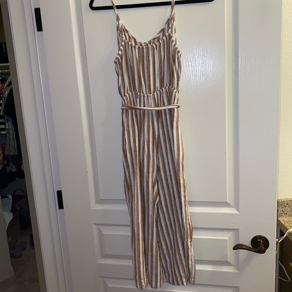 Universal Thread Romper - Picture 2 of 2